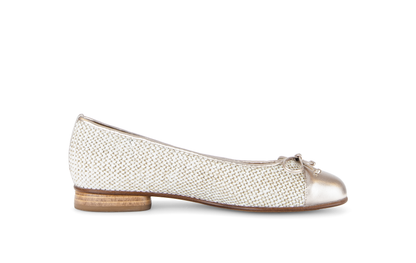 Gabor 85.102.42 Cream Weave, Gold Toe & Bow F Fit Slip On Pumps