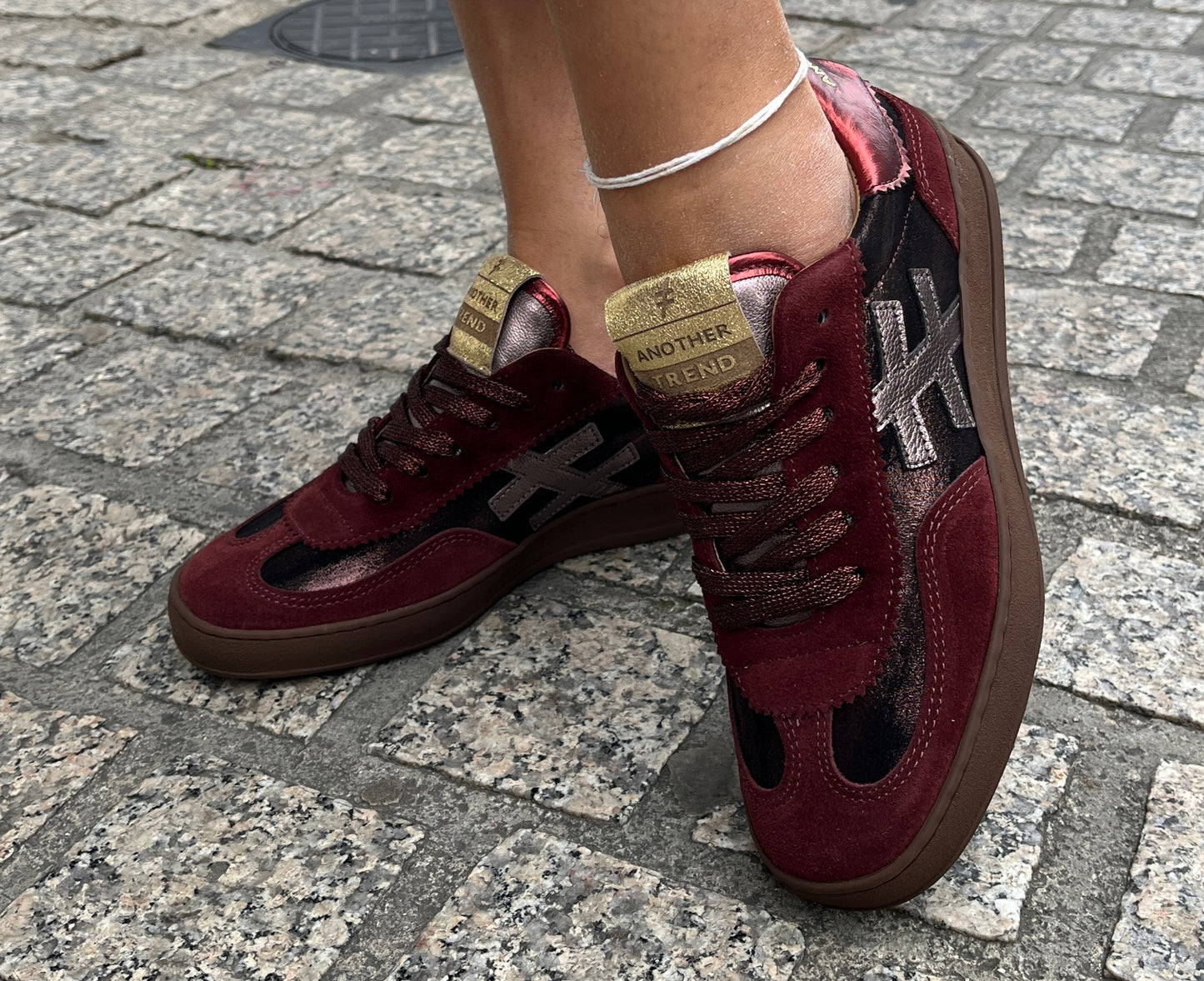 Another Trend A0328357 Baby Silk+Vintage Metal Red Trainers