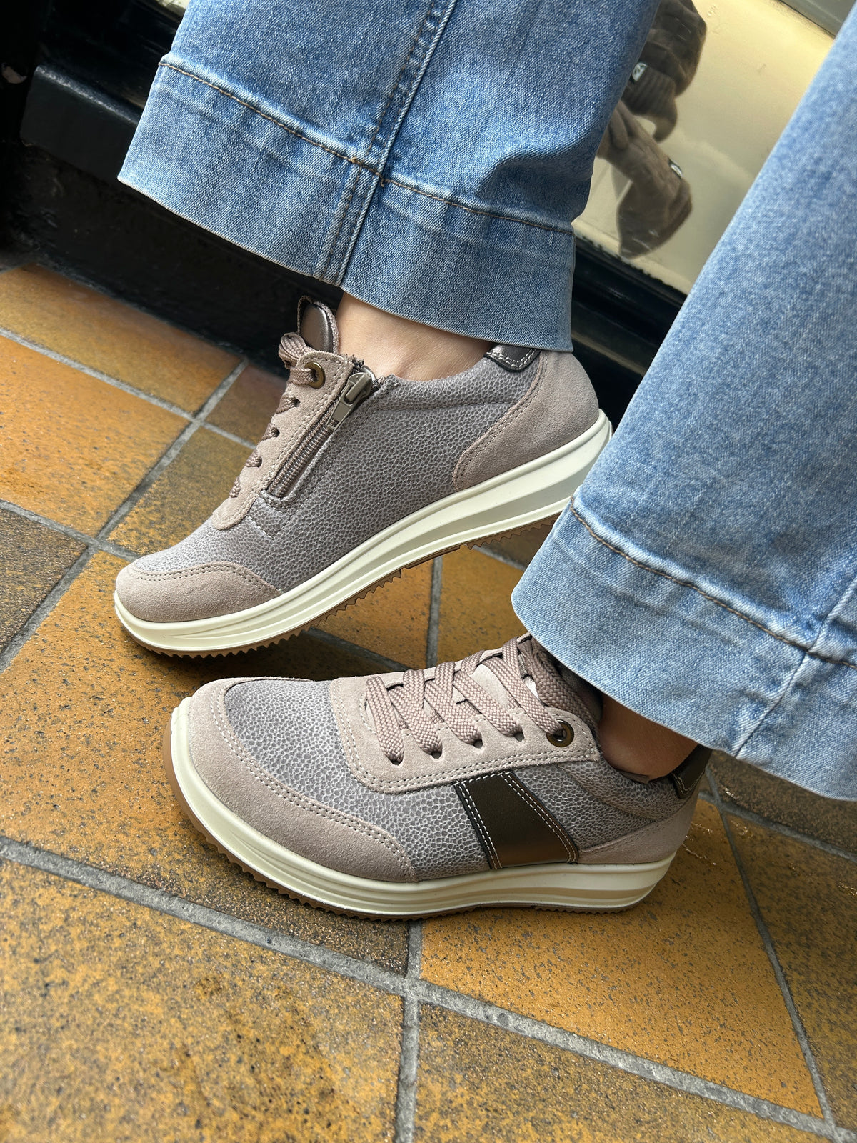 Ara 12-25532 15 Osaka 3.0 Beige Cashmere H Fit Trainers