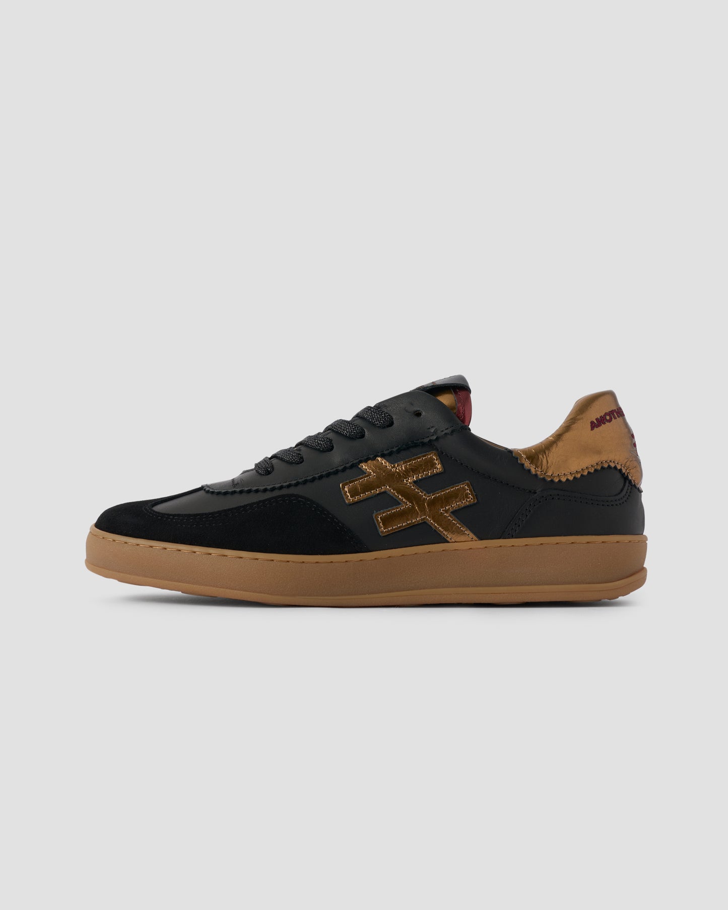 Another Trend A0320385 Komba Black & Dark Gold Trainers