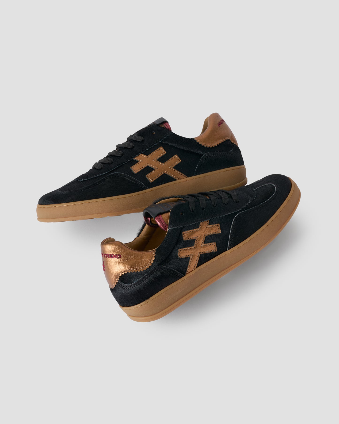 Another Trend A032P105 Pony Black & Gold Trainers