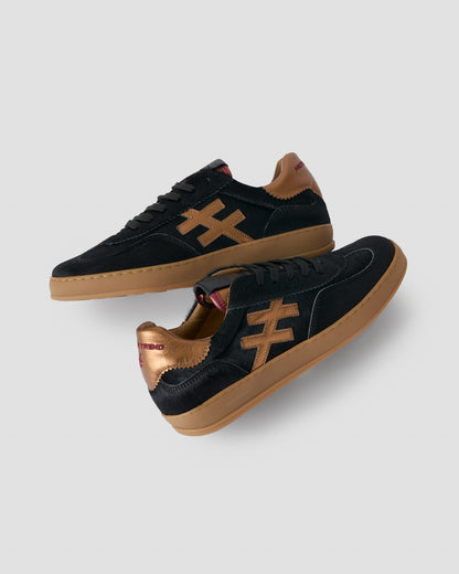 Another Trend A032P105 Pony Black & Gold Trainers