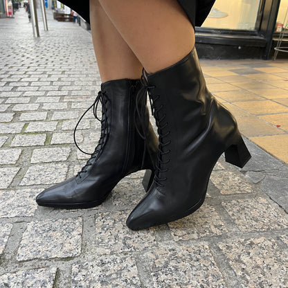 Hispanitas HI254379 Black Lace Boots