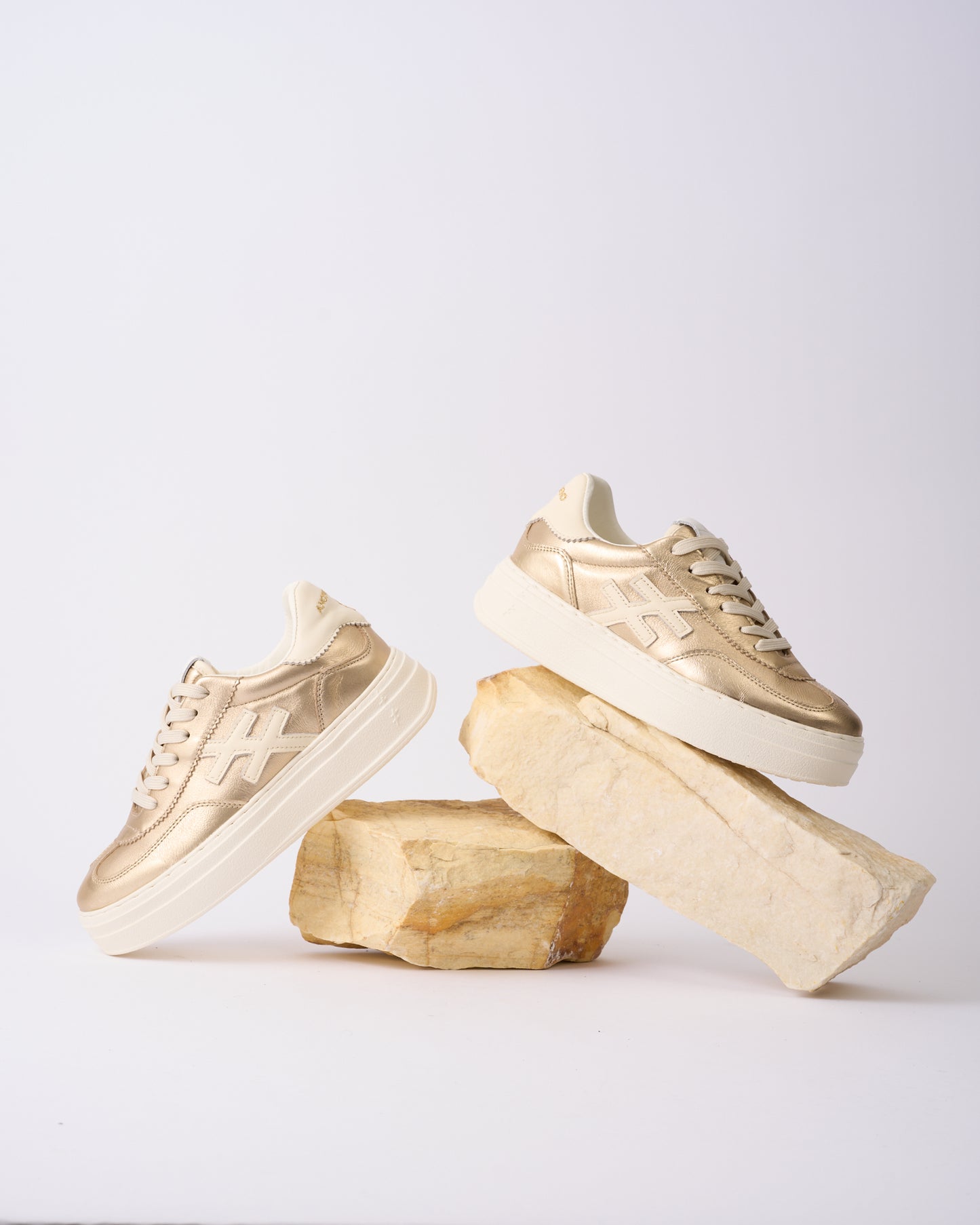 Another Trend A0352643 Platino Gold & Cream Trim Thick Sole Trainers