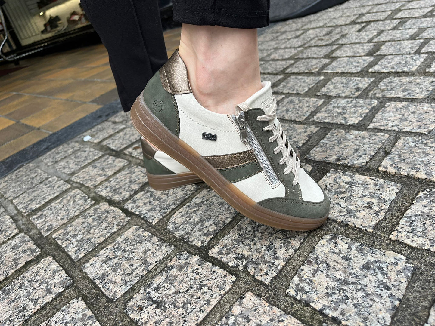 Remonte TEX D2C04-60 Green, Cream & Bronze Combi Trainers with Zip
