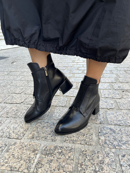 Loretta Vitale C9663 Black Ankle Boots