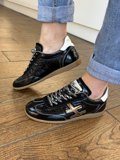 Another Trend A0784705 Sax Lux Black & Gold Trainers