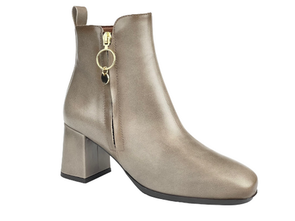 Desiree Shoes DAMI4 Diana Taupe Ankle Boots