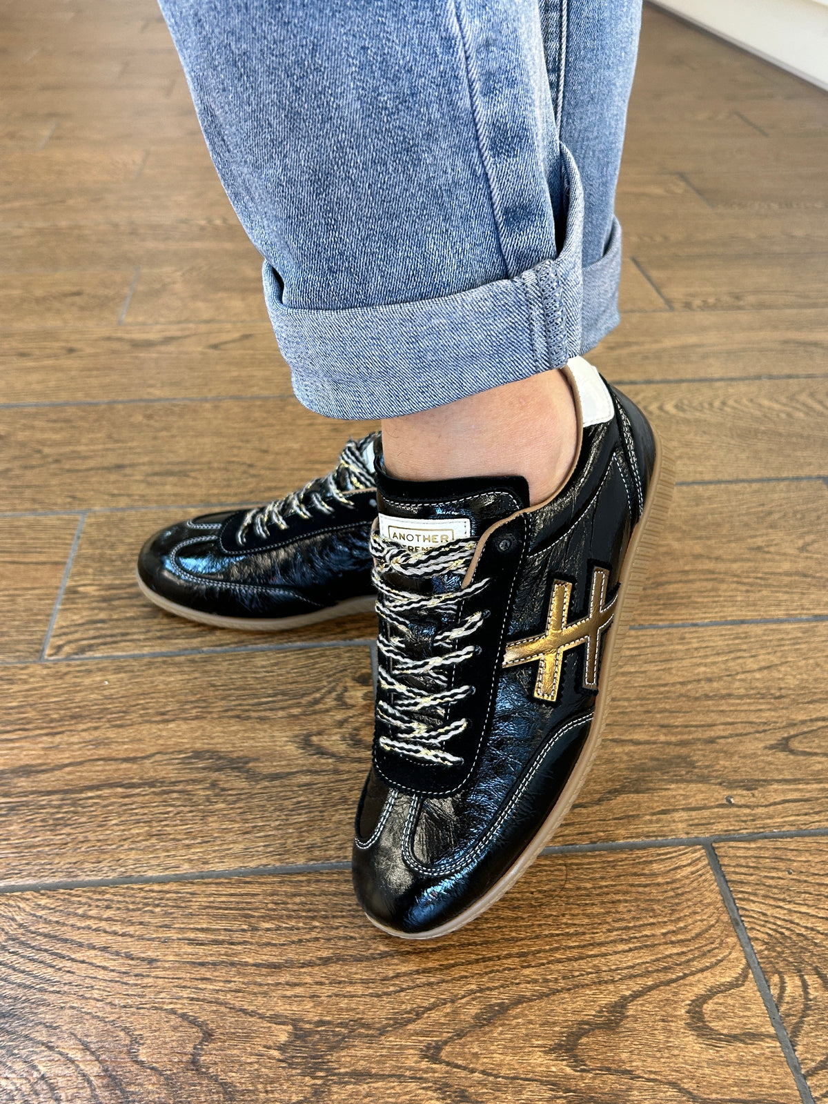 Another Trend A0784705 Sax Lux Black & Gold Trainers