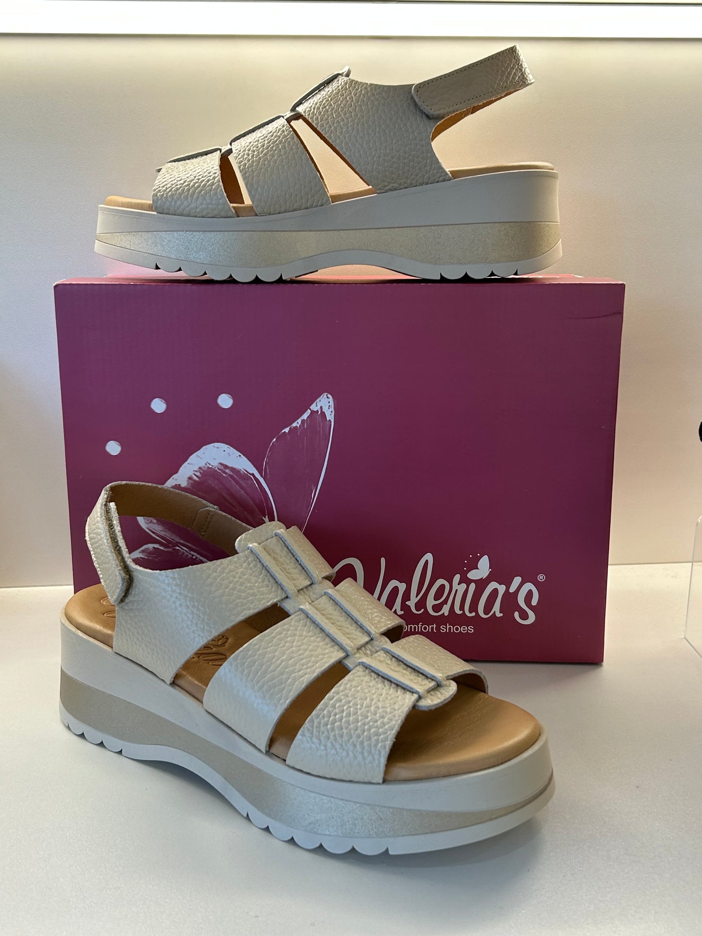 Valeria's 2620 Beige Comfort Sandals