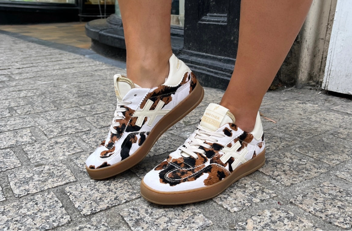 Another Trend A032A4A7 Vaca Cow Print Trainers