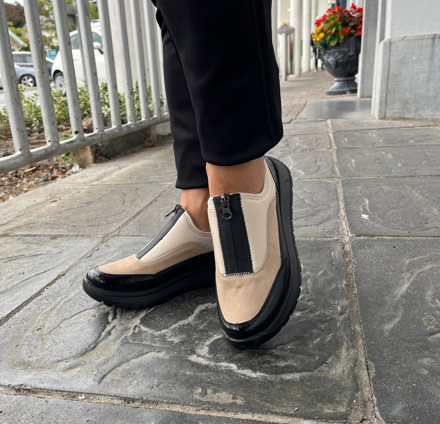 Remonte D2V01-60 Beige, Black & Pearl Combi Front Zip Shoes