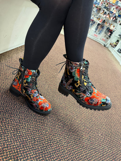 Susst Norma26 Yellow Floral Fabric Outside Zip & Tie Ankle Boots