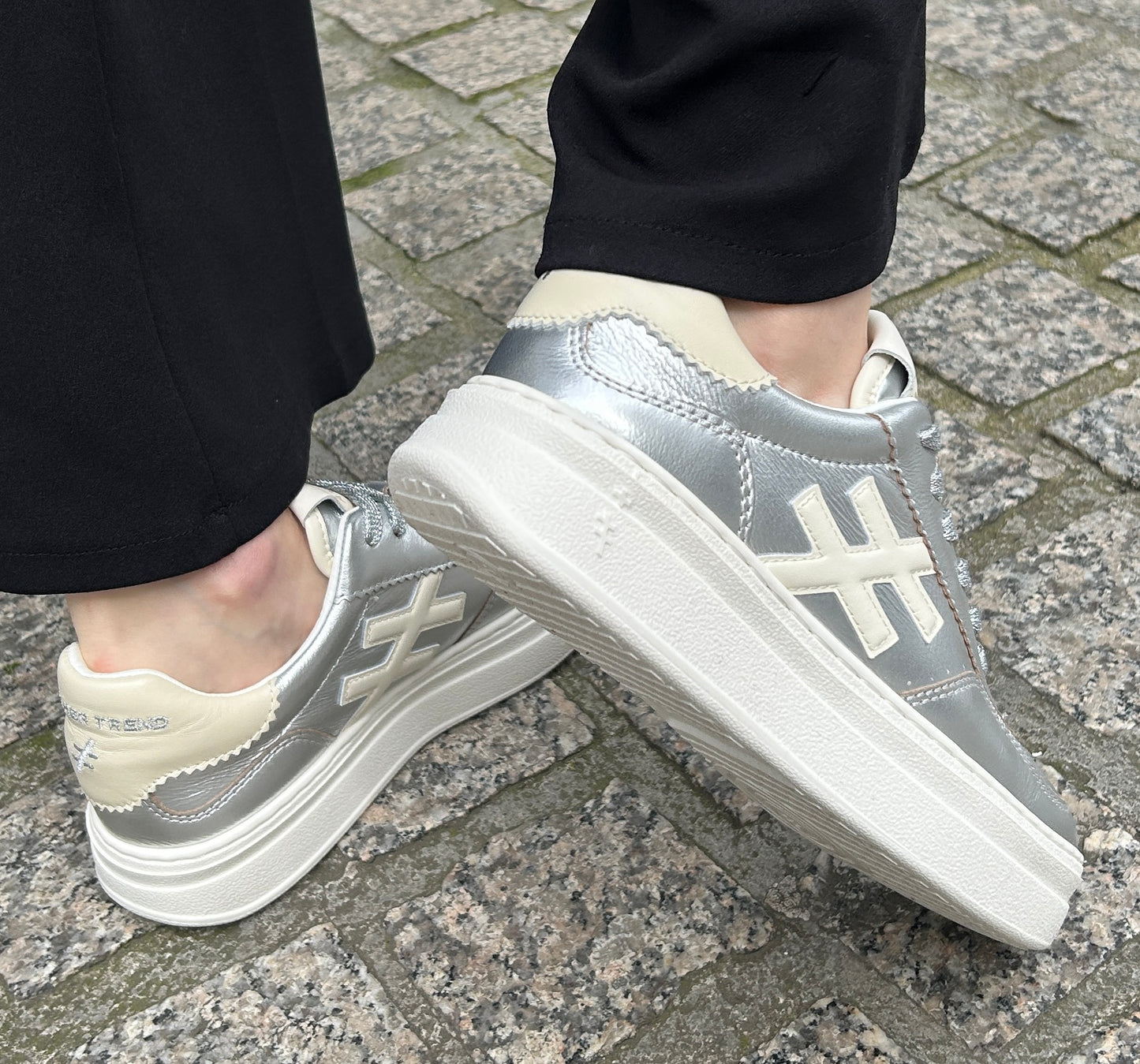 Another Trend A0352641 Plata Silver & Cream Thick Sole Trainers