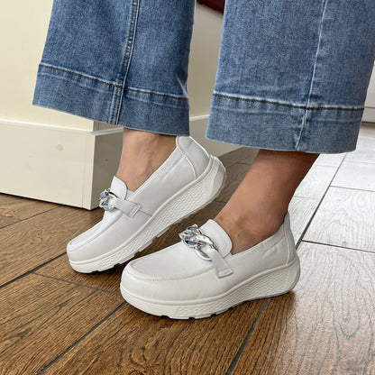 G Comfort S-2722 White Ultra Light Moccasins