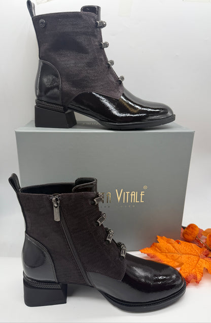 Loretta Vitale C38132 Chocolate Patent Boots