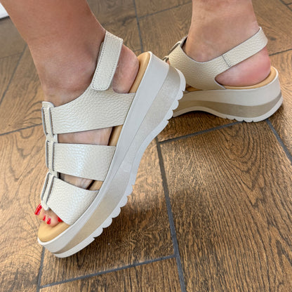 Valeria's 2620 Beige Comfort Sandals