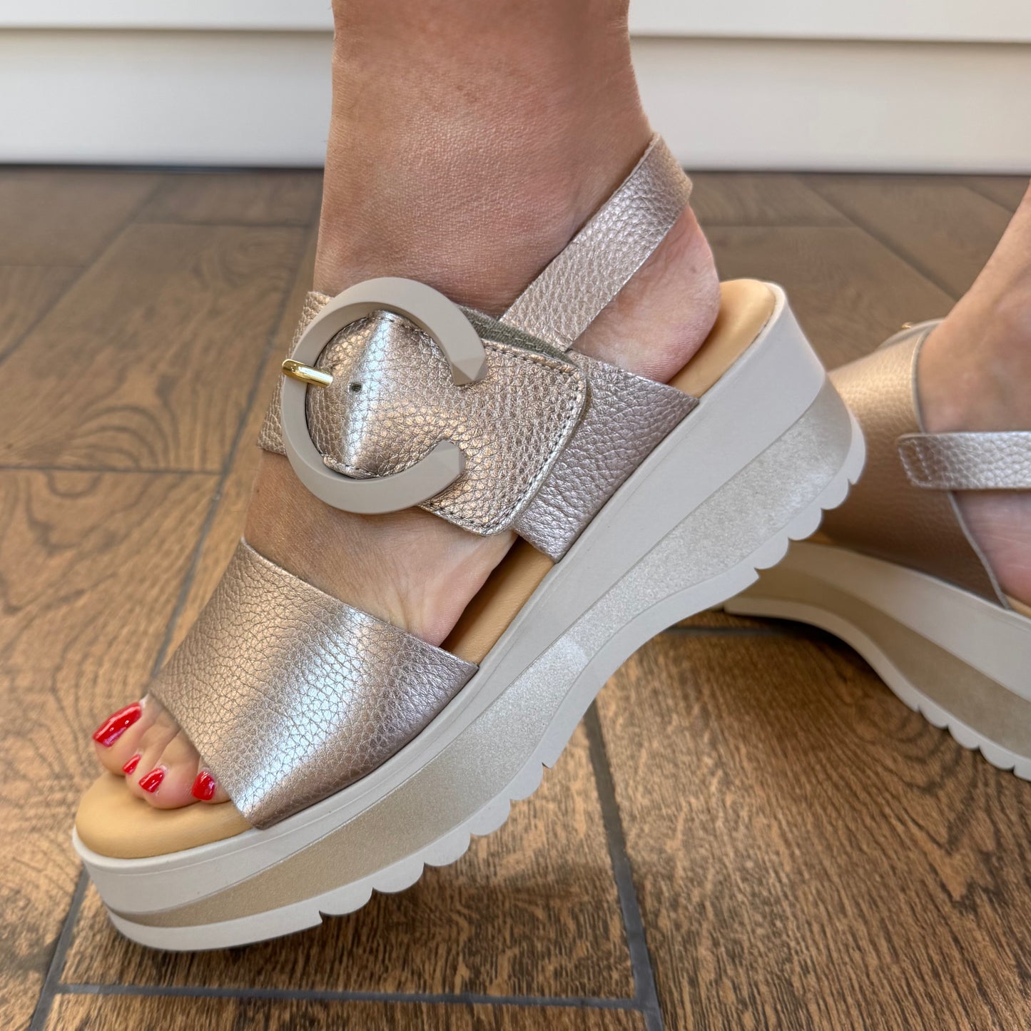 Valeria's 2621 Taupe Comfort Sandals