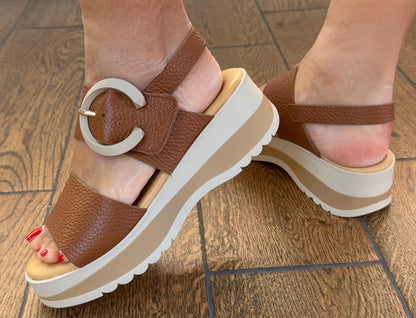 Valeria's 2621 Cuero Comfort Sandals