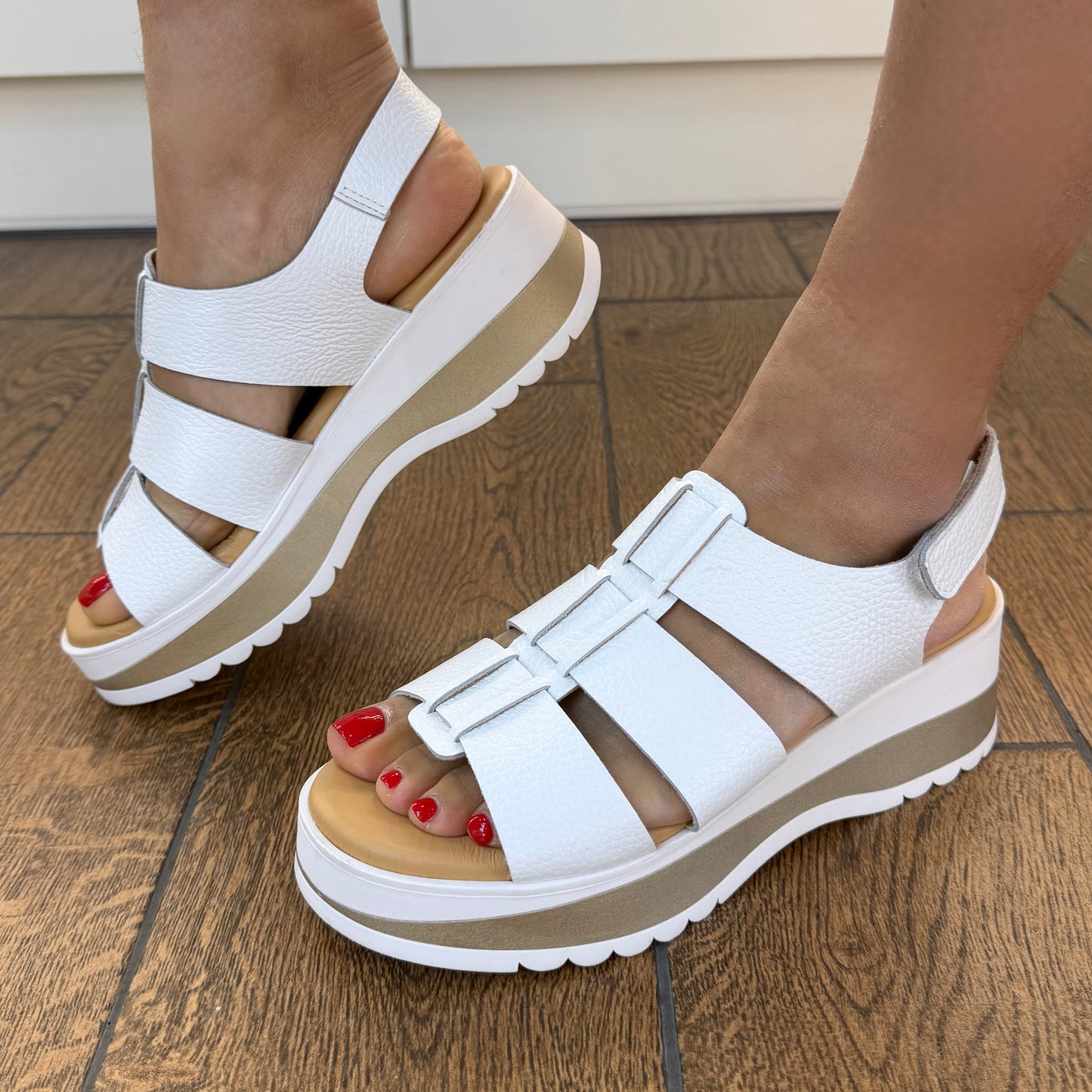 Valeria's 2620 Blanco White Comfort Sandals