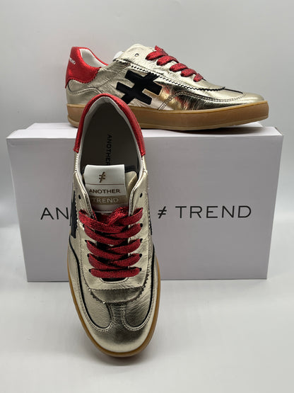 Another Trend A0325878 Platino + Rojo Gold Trainers with Red Heel, Red Laces & Black Logo