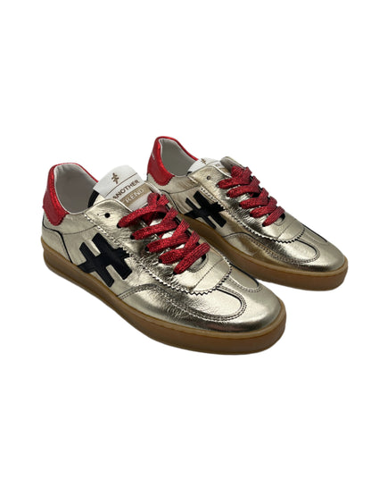 Another Trend A0325878 Platino + Rojo Gold Trainers with Red Heel, Red Laces & Black Logo