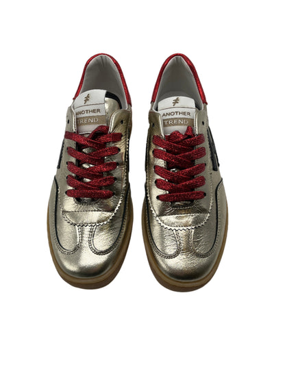 Another Trend A0325878 Platino + Rojo Gold Trainers with Red Heel, Red Laces & Black Logo