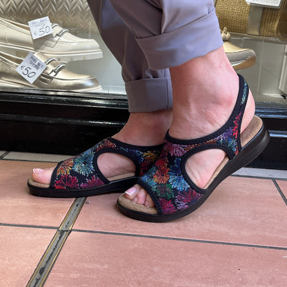 Zuekoos 8030.17 Black/Floral Sandals