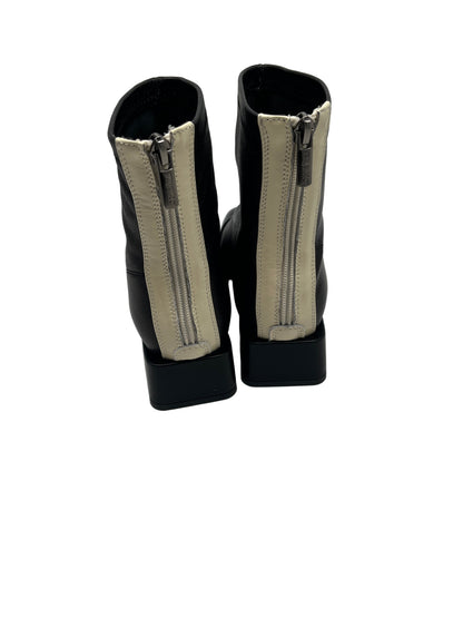 Loretta Vitale W5328B Black Ankle Boots with Cream Stripe & Back Zip