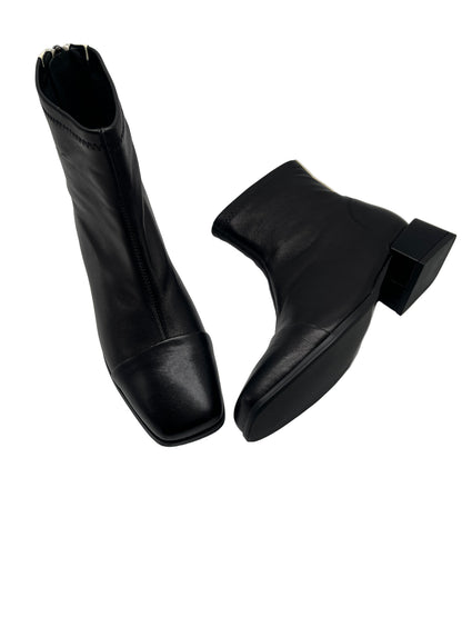 Loretta Vitale W5328B Black Ankle Boots with Cream Stripe & Back Zip