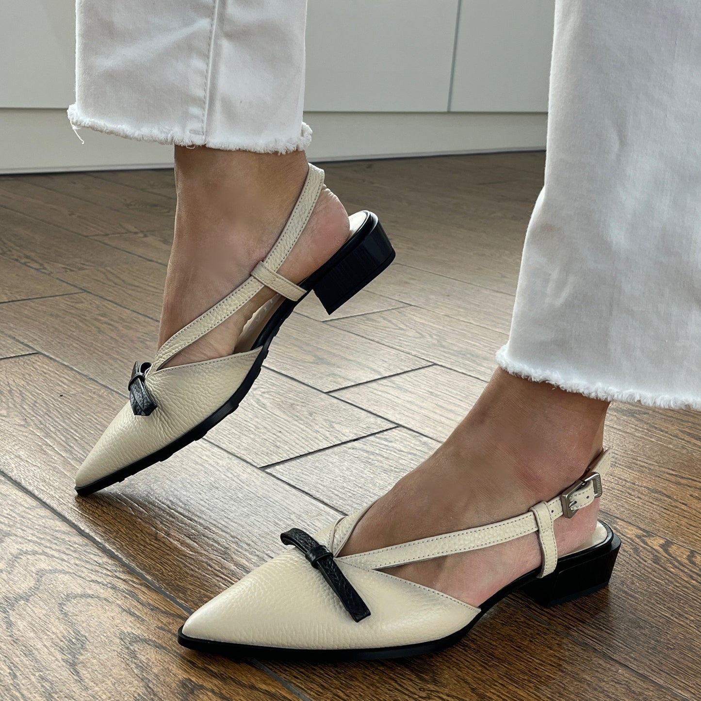 Hispanitas BHV264858 Butter & Black Slingback Shoes with Black Bow