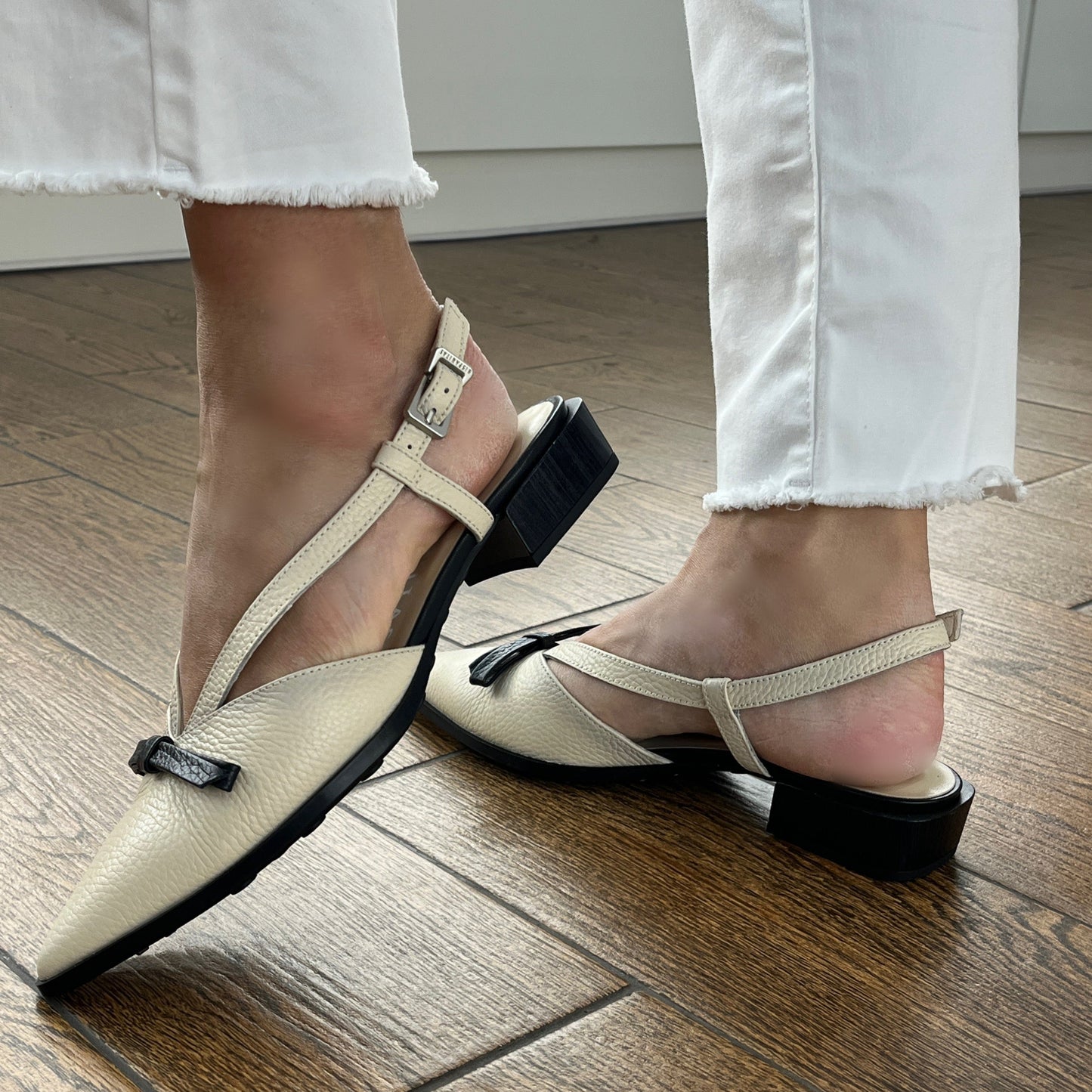 Hispanitas BHV264858 Butter & Black Slingback Shoes with Black Bow