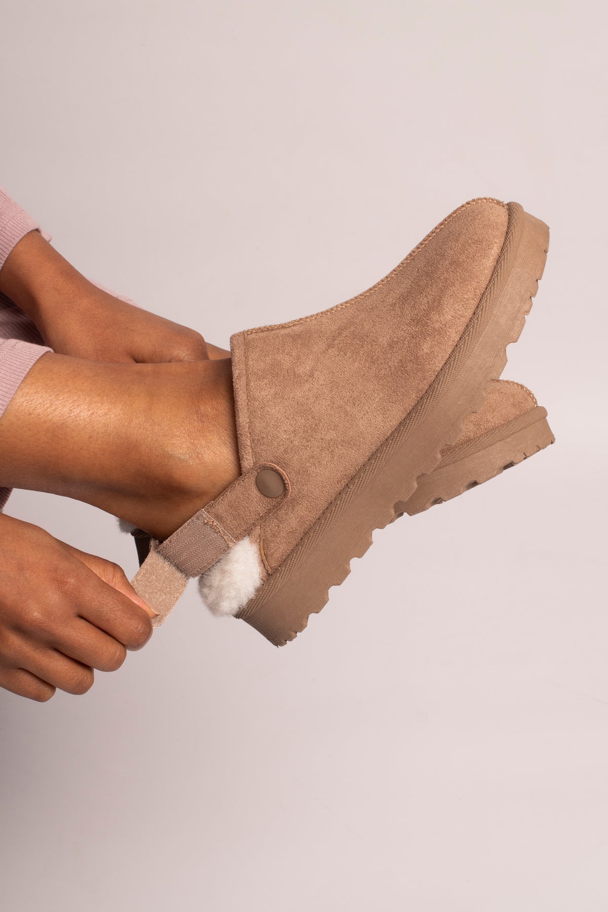 Lunar KLZ007 MK Odessa Mink Slippers