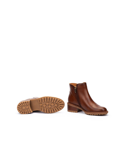 Pikolinos Medina W0D-8871 202 Cuero Tan Ankle Boots