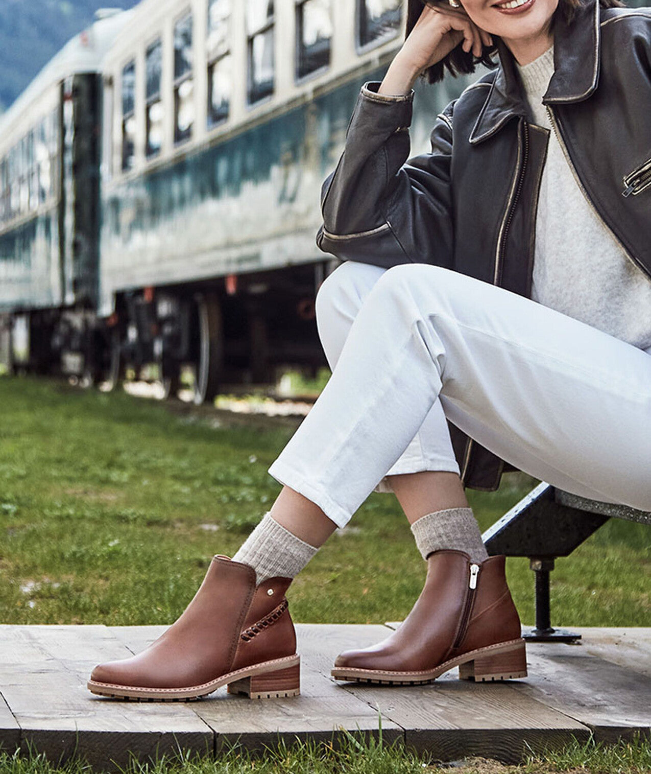 Pikolinos Medina W0D-8871 202 Cuero Tan Ankle Boots