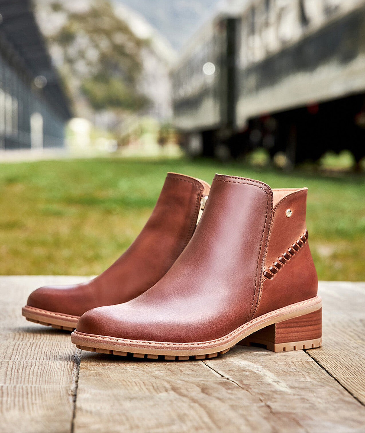 Pikolinos Medina W0D-8871 202 Cuero Tan Ankle Boots