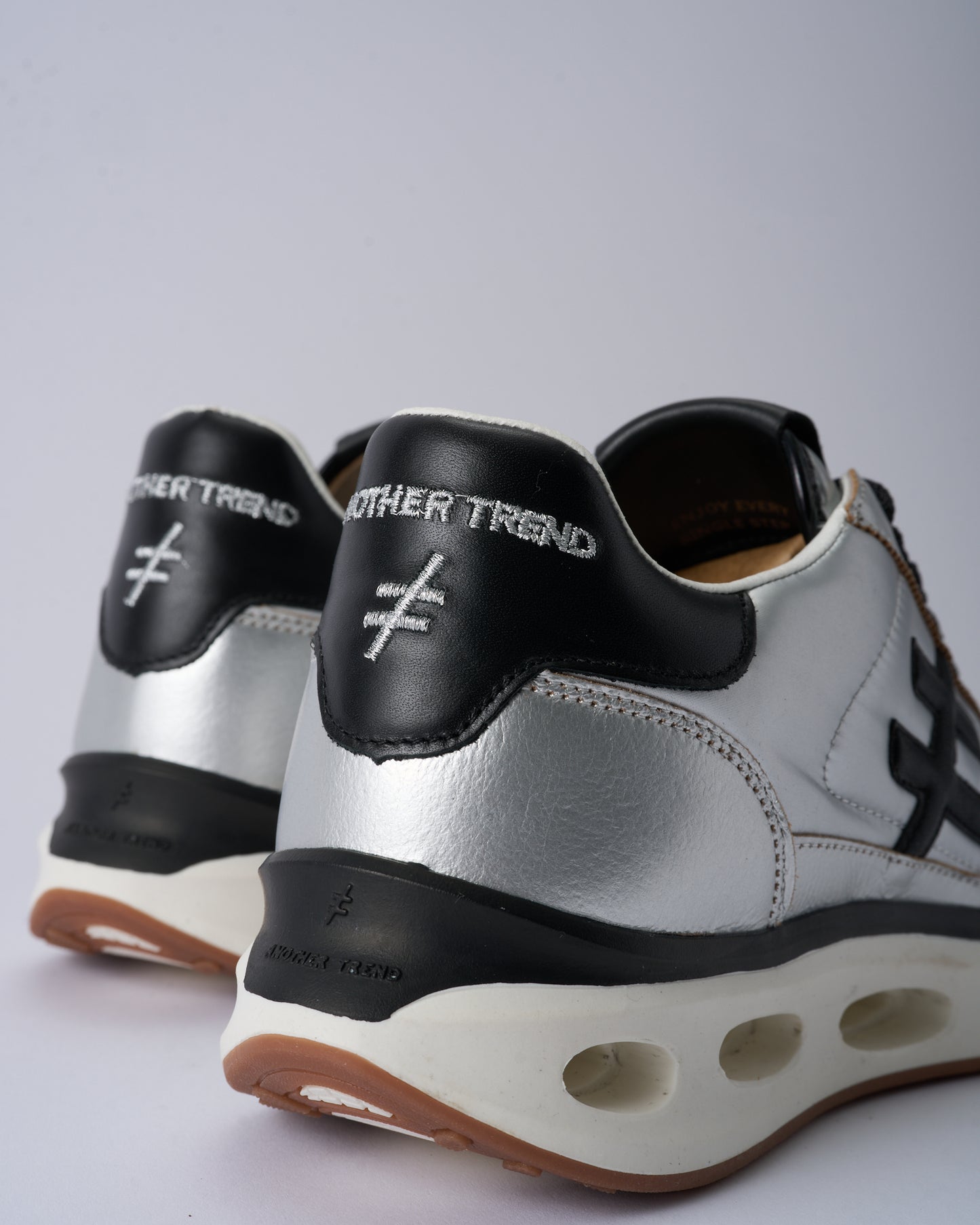 Another Trend A041V241 Plata Silver Trainers