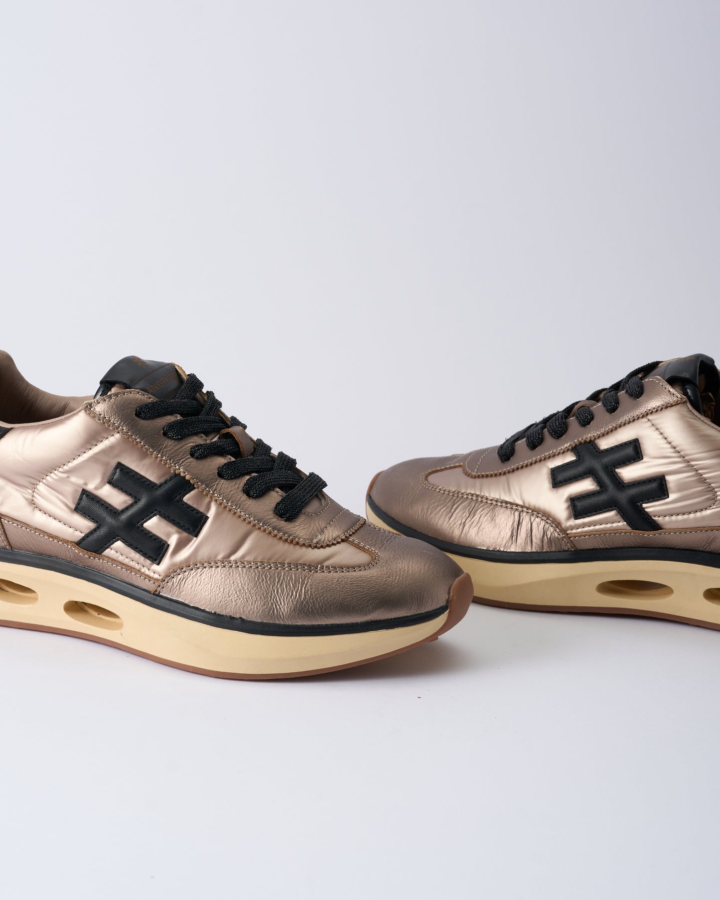 Another Trend A041V3C9 Smoke Trainers