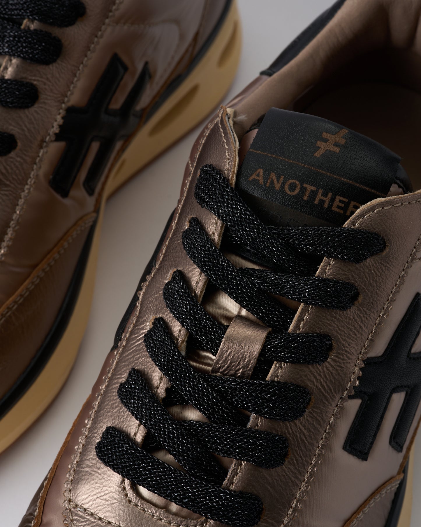 Another Trend A041V3C9 Smoke Trainers