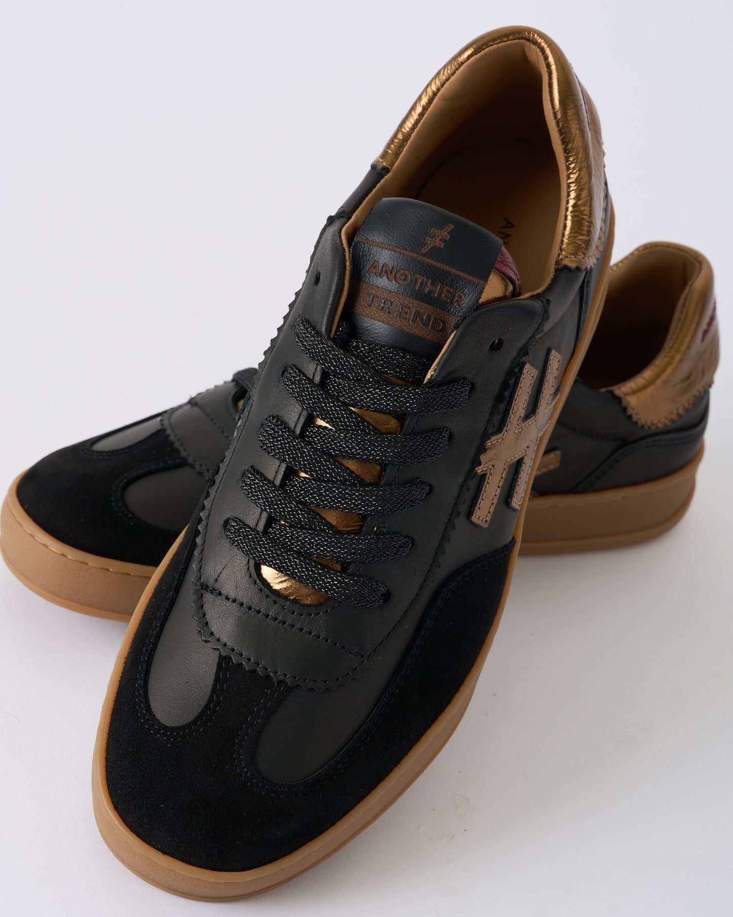 Another Trend A0320385 Komba Black & Dark Gold Trainers