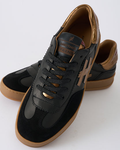 Another Trend A0320385 Komba Black & Dark Gold Trainers