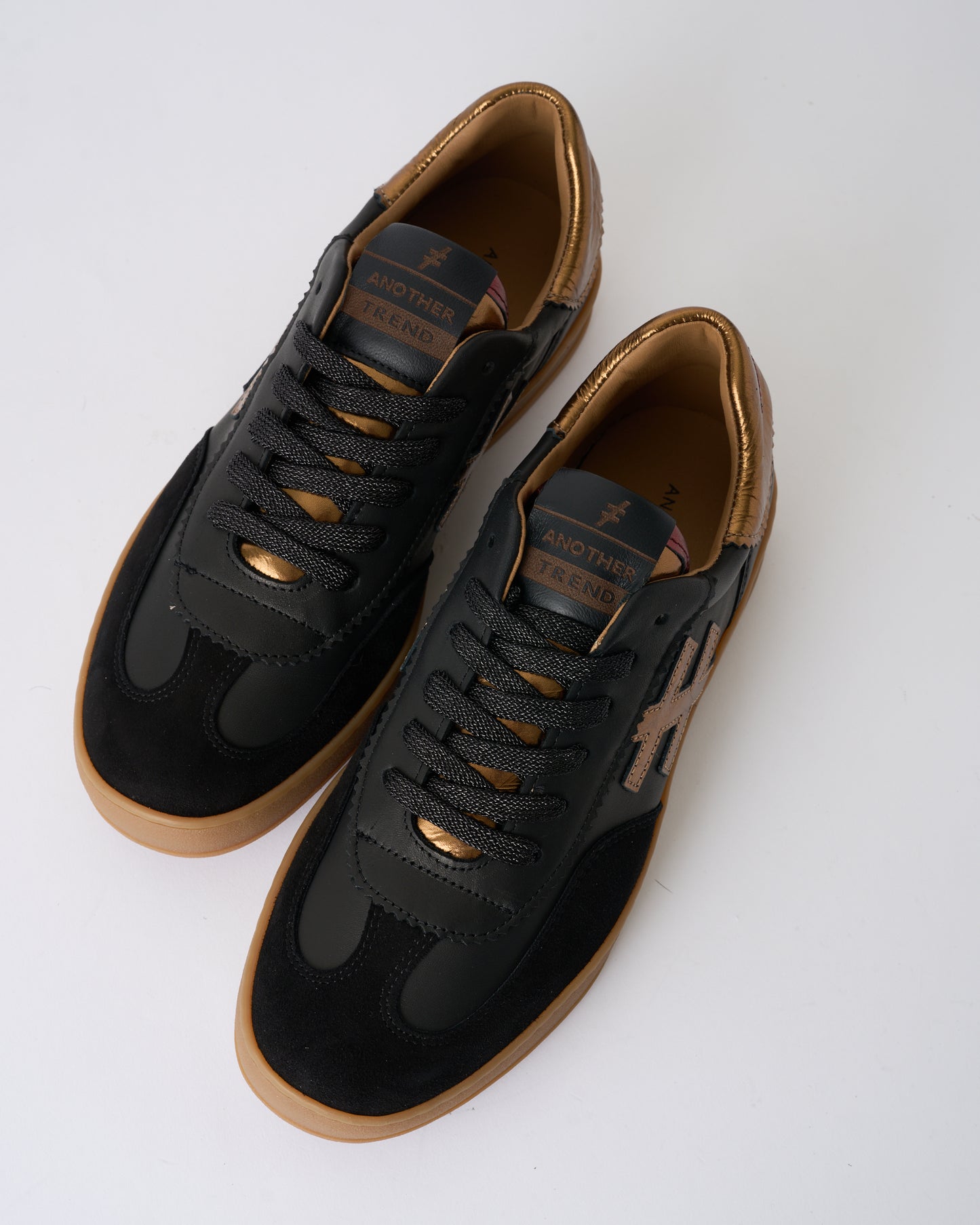 Another Trend A0320385 Komba Black & Dark Gold Trainers