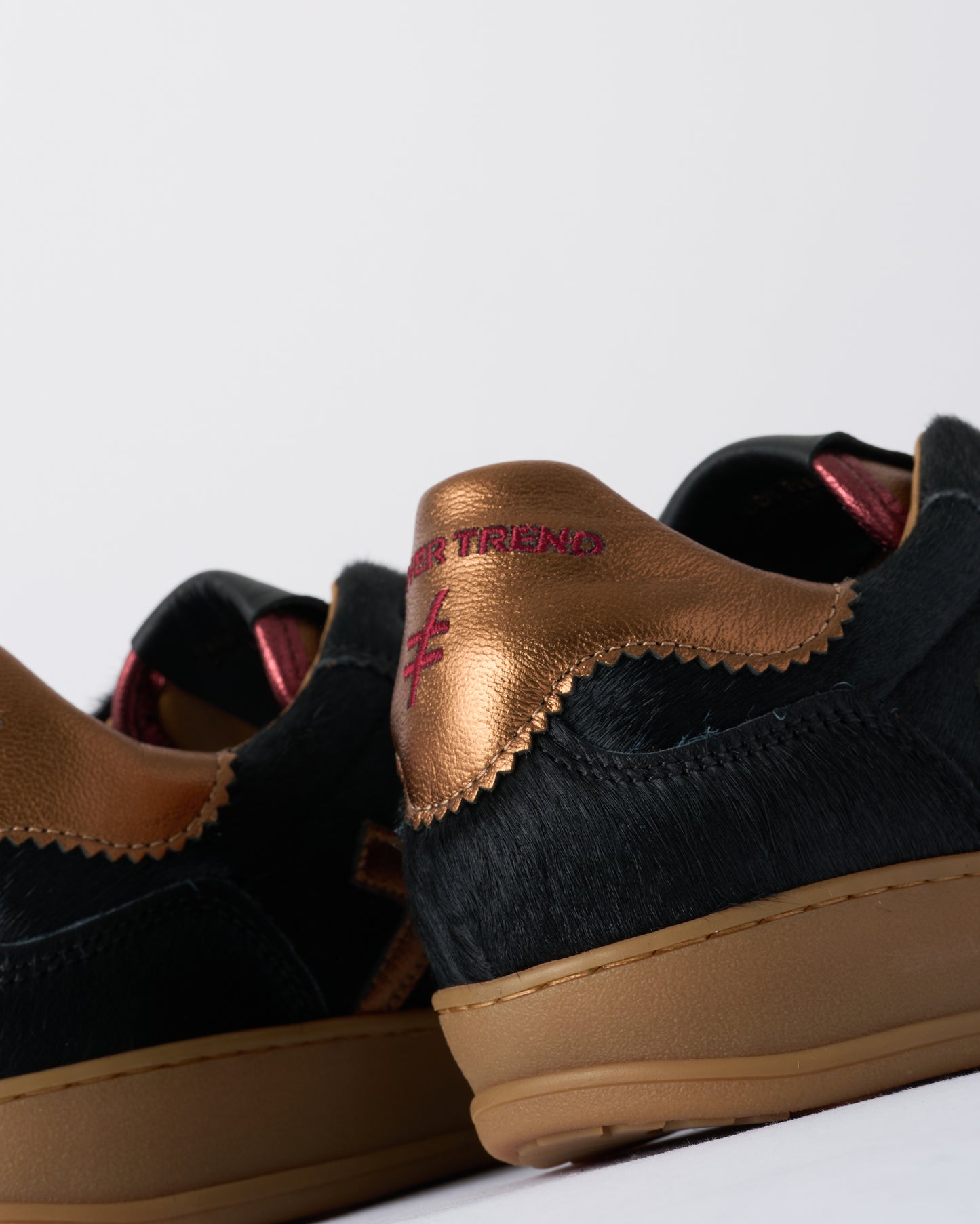 Another Trend A032P105 Pony Black & Gold Trainers