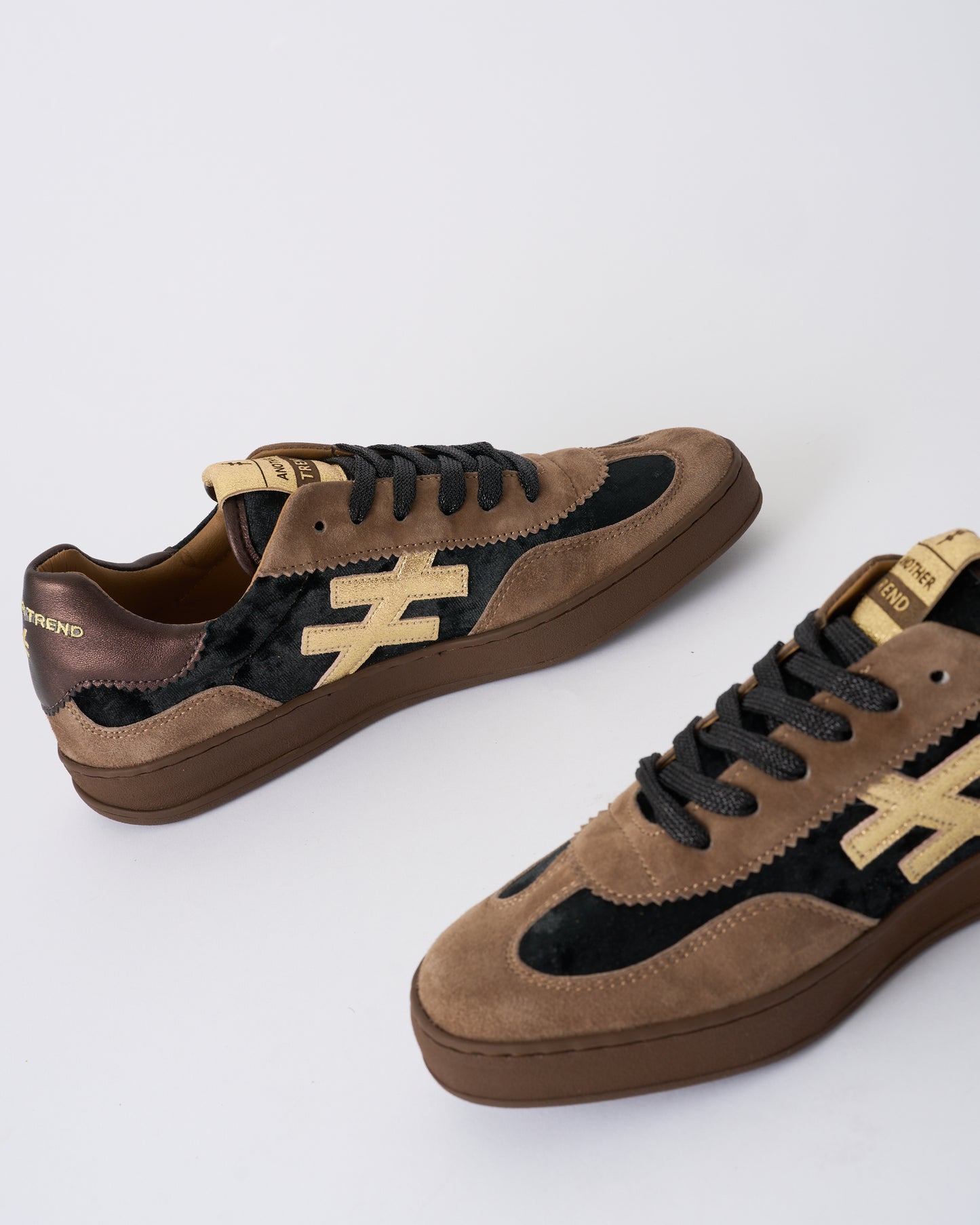 Another Trend A0328115 Ante+Terciopelo Tostado Brown & Light Gold Trainers