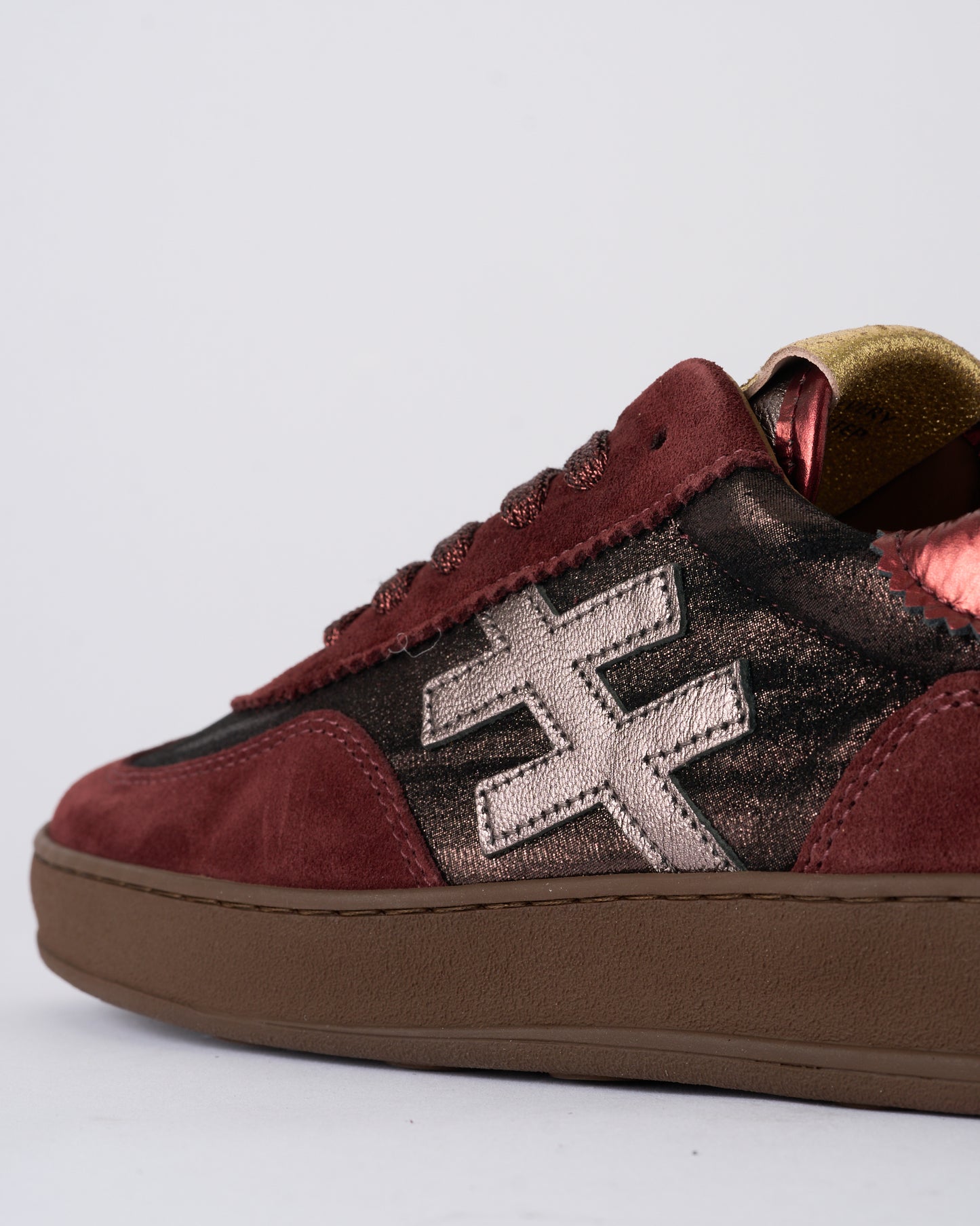 Another Trend A0328357 Burgundy Baby Silk+Vintage Metal Red Trainers