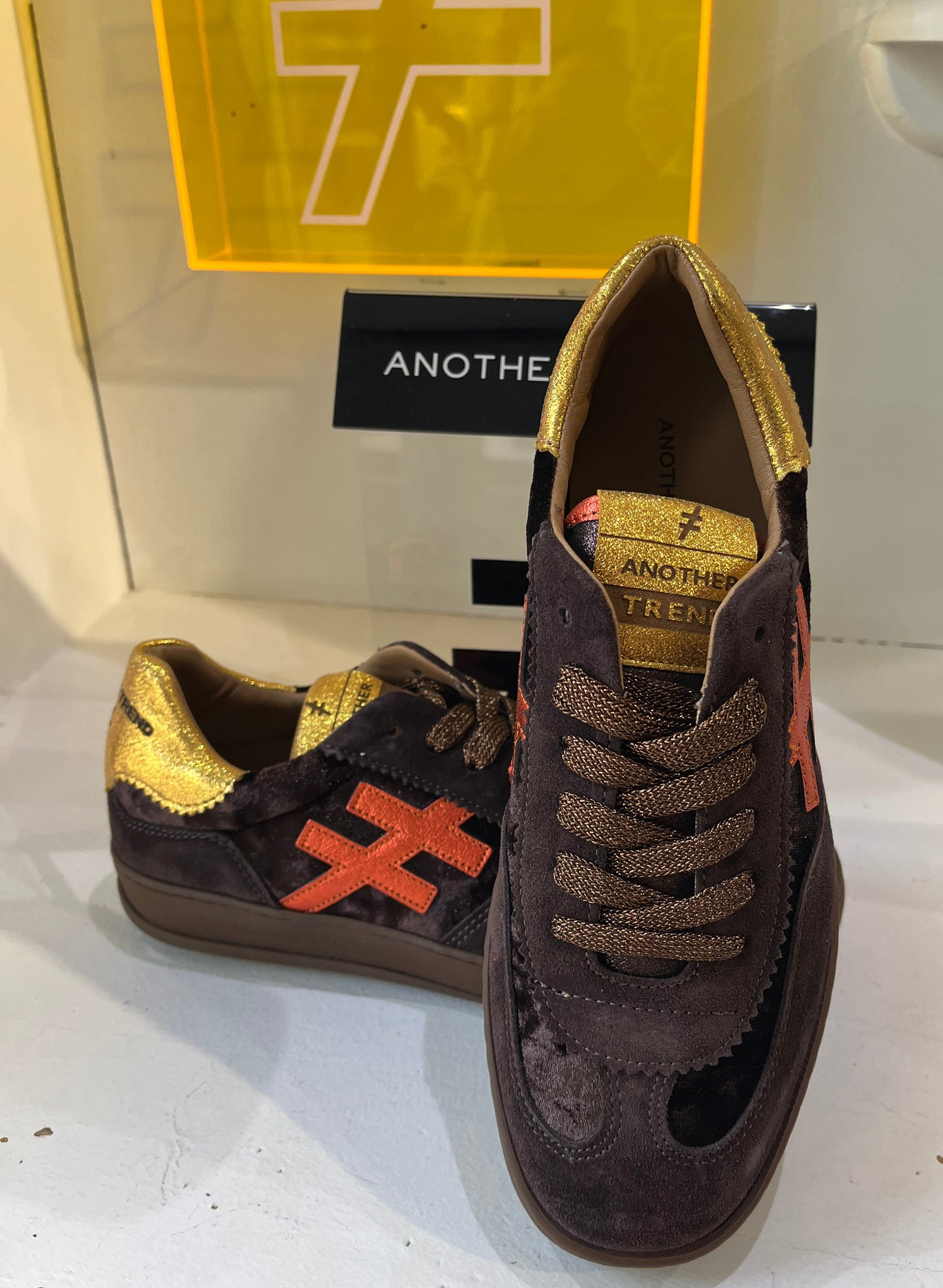 Another Trend A0328103 Ante+Terciopelo Brown, Orange & Gold Trainers