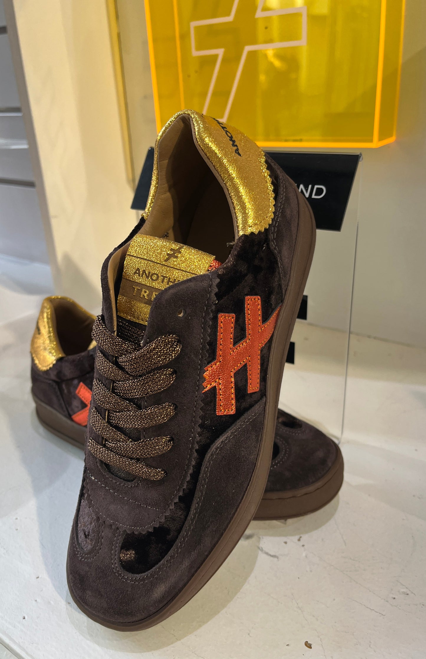 Another Trend A0328103 Ante+Terciopelo Brown, Orange & Gold Trainers