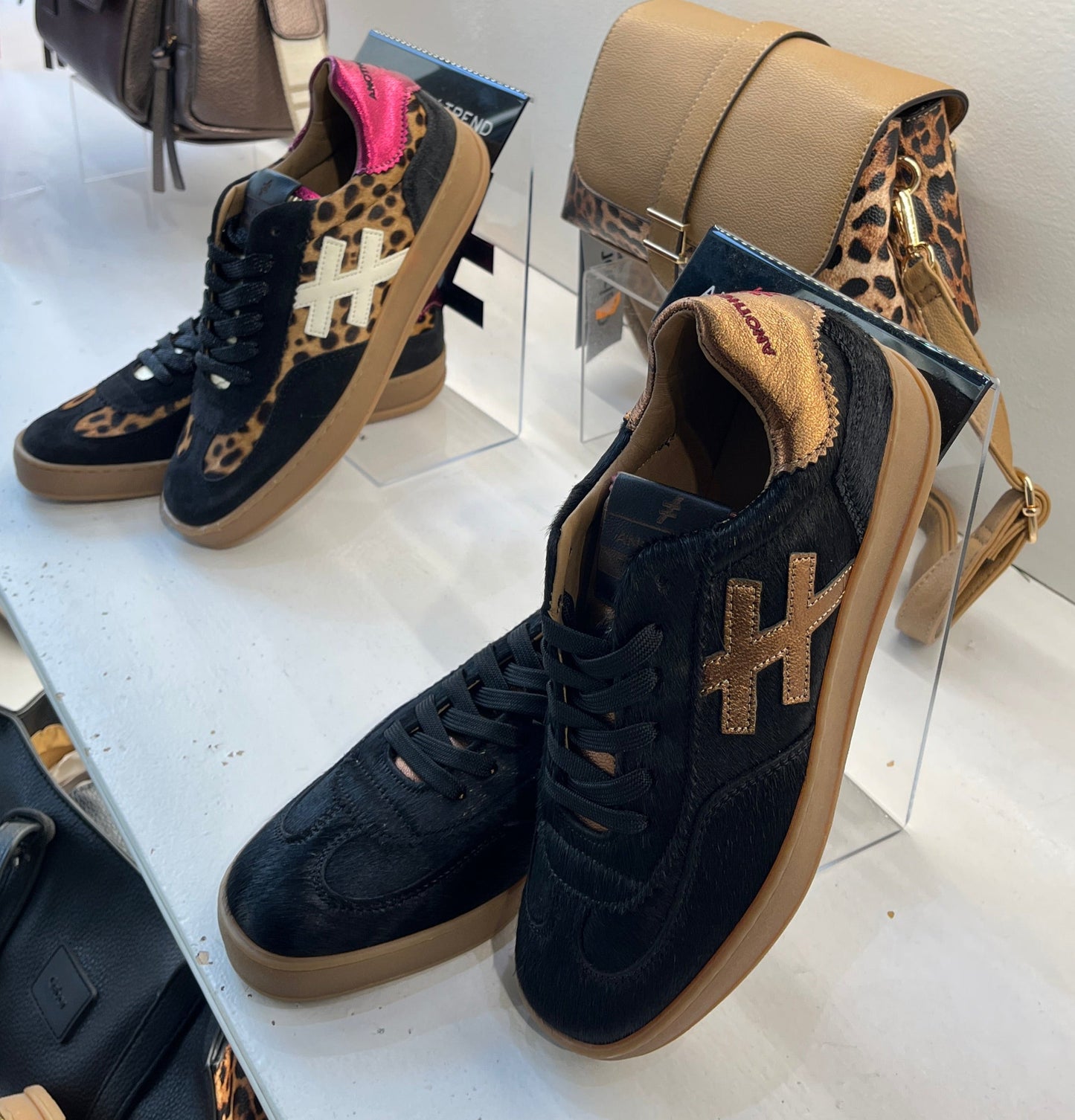 Another Trend A032P105 Pony Black & Gold Trainers