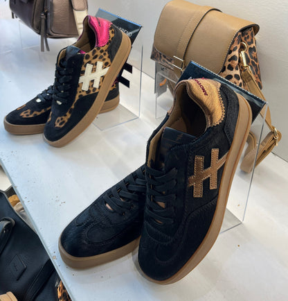 Another Trend A032P105 Pony Black & Gold Trainers
