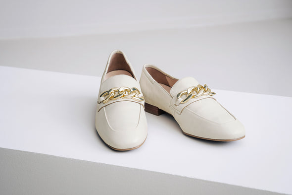 Ara 12-51203-09 Lyon Cream H Fit Loafers with Chain
